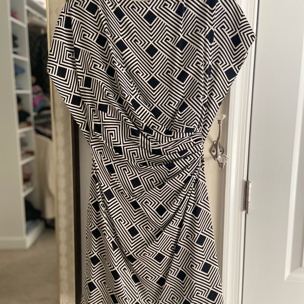 Size 6 Diane von Ferstenberg faux wrap dress